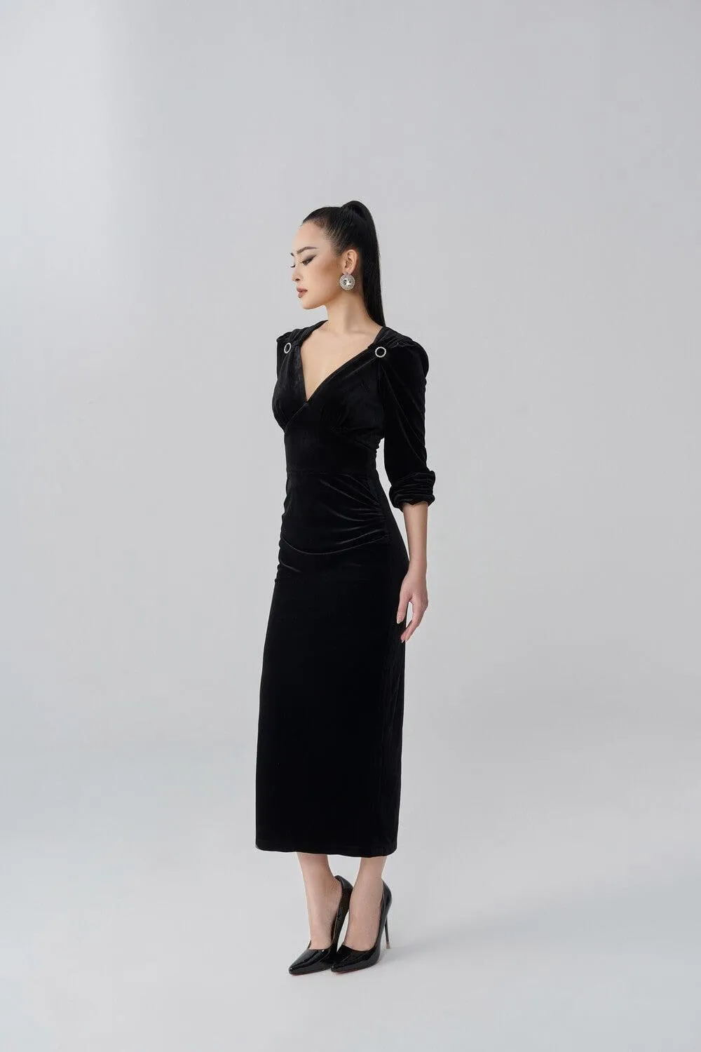 Aneta Sheath V-Neck Velvet Midi Dress