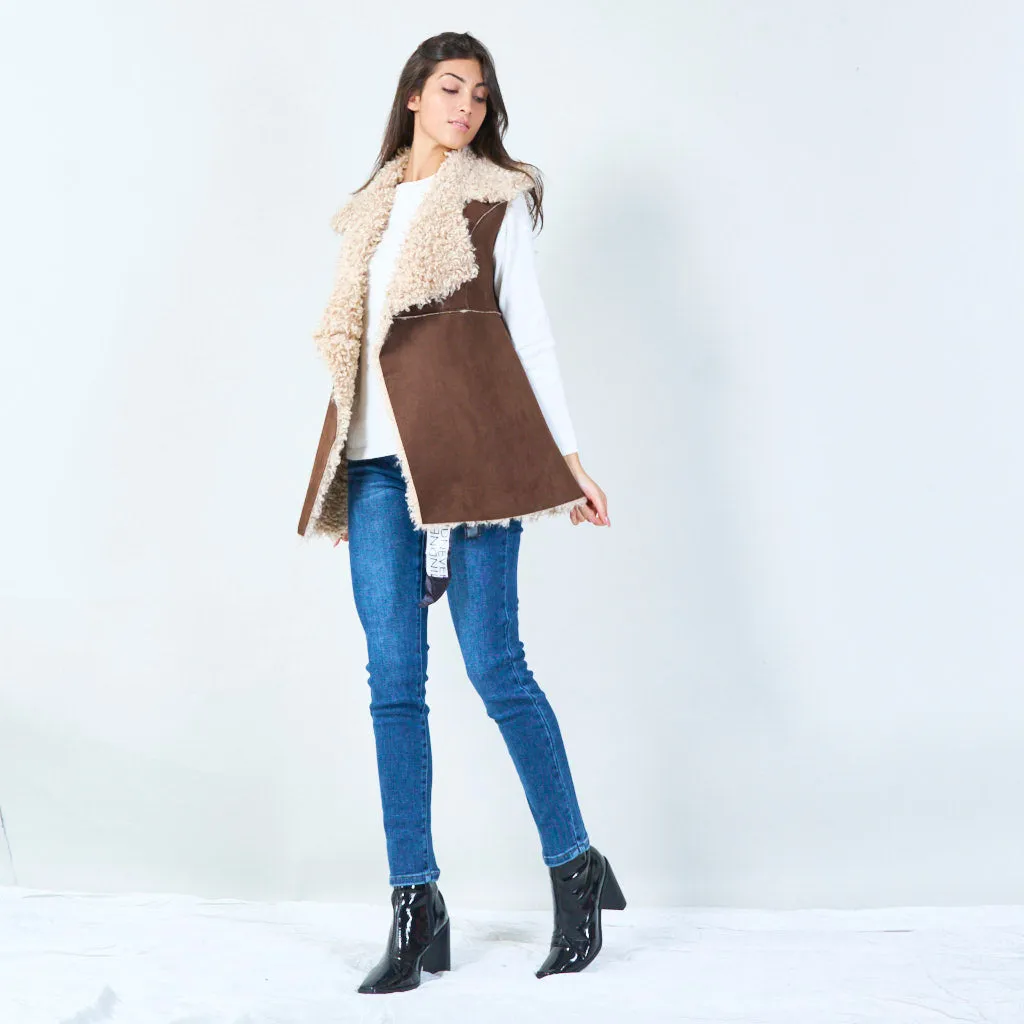 Sleeveless faux shearling vest with oversized collar wholesale