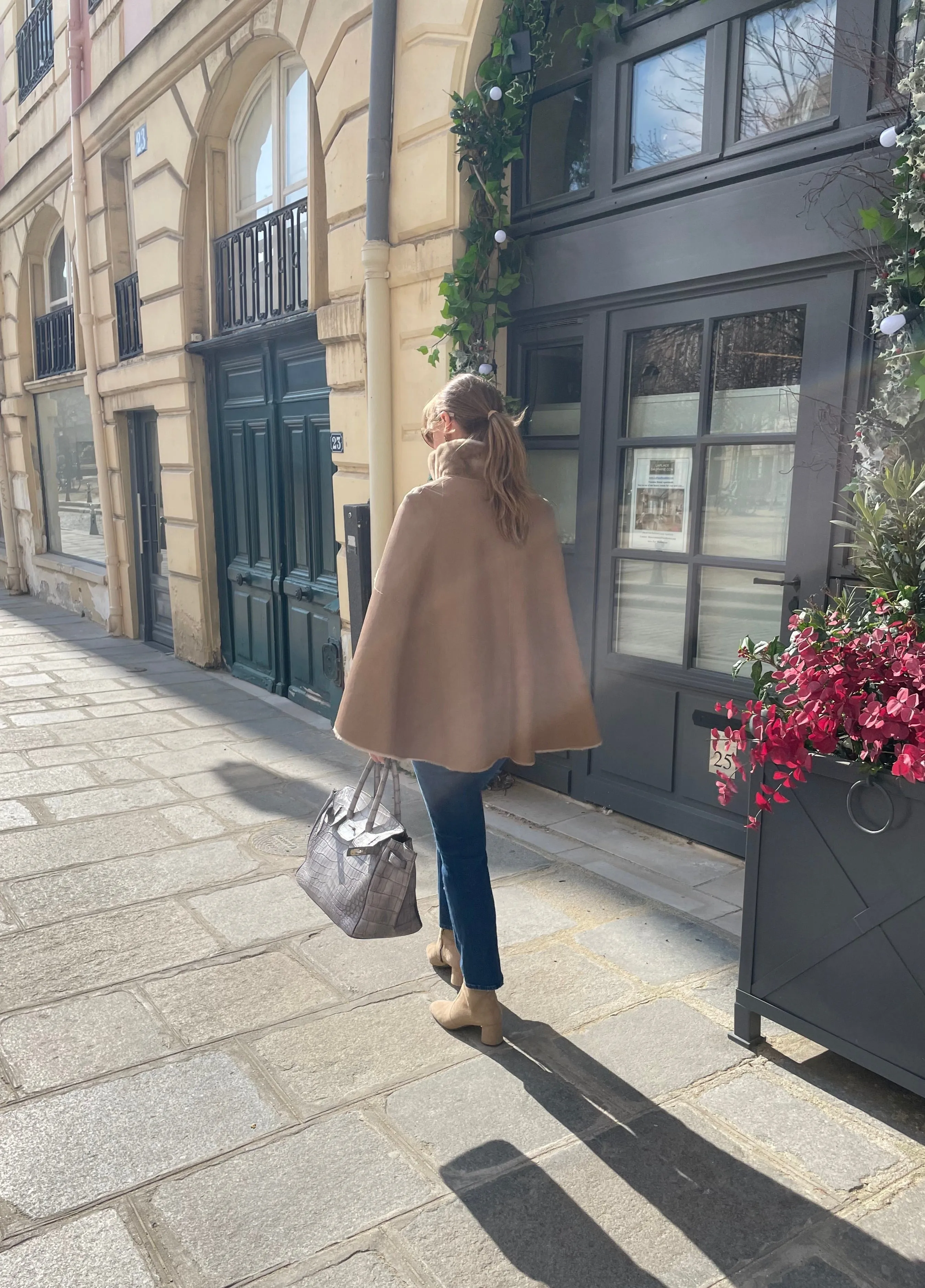 Suprema Reversible Shearling Cape - Camel